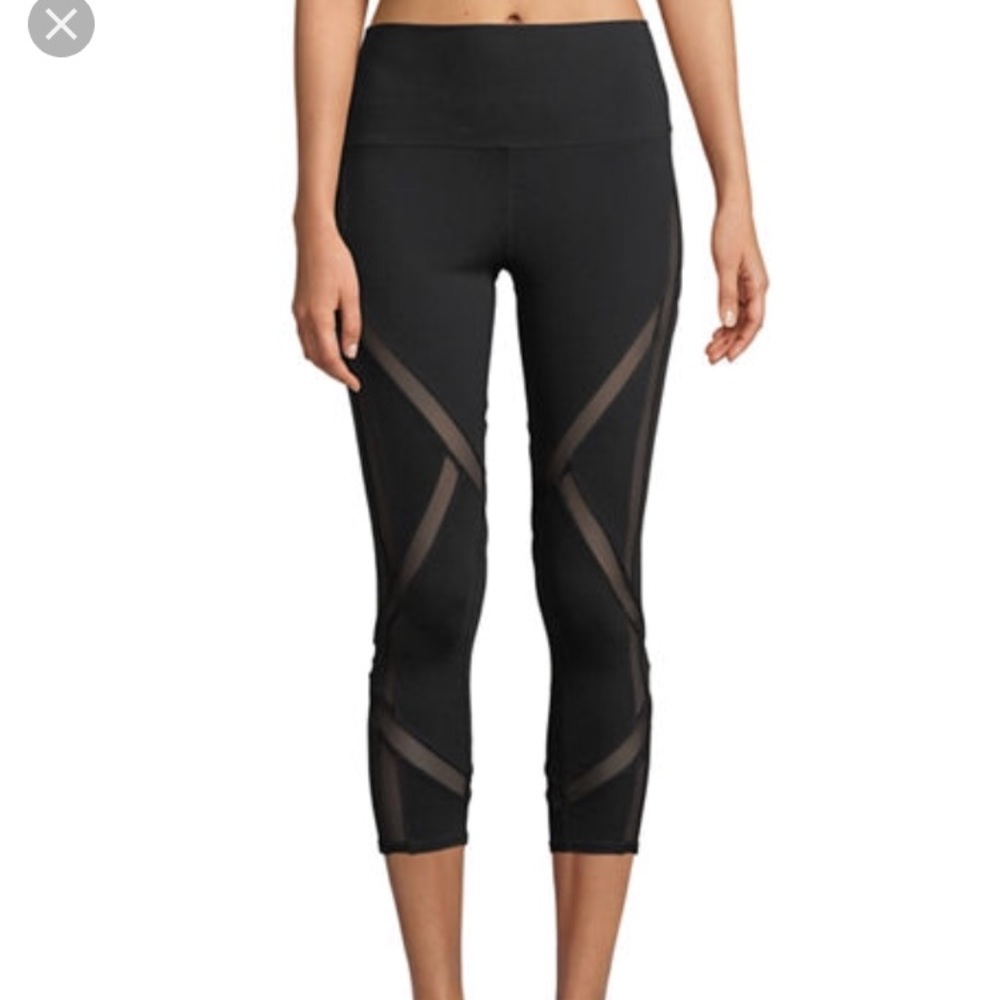 COPY - ALO laced Capri 🖤